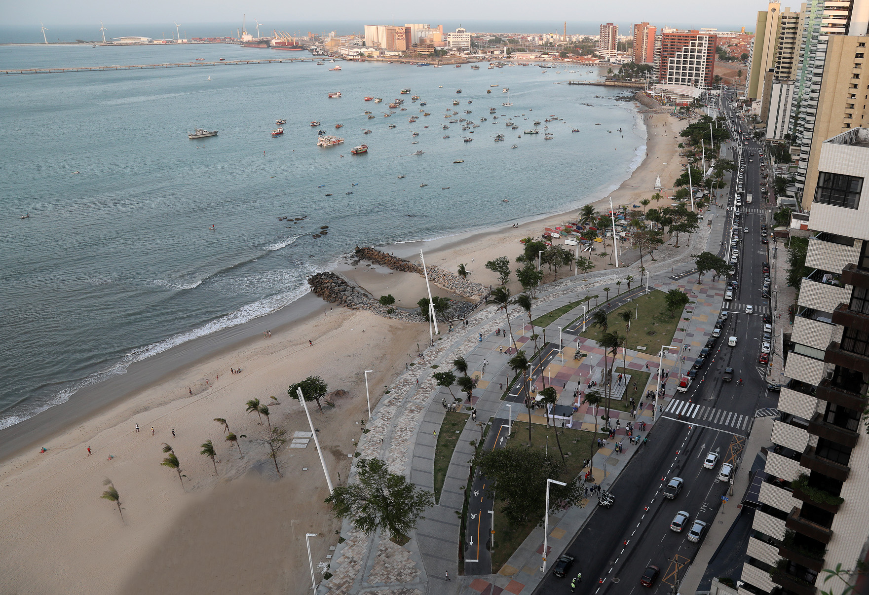 foto aérea da avenida beira mar