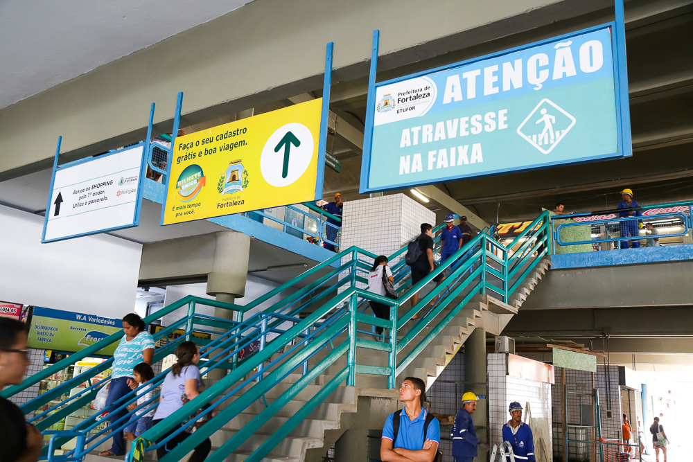 foto da escada do terminal da parangaba