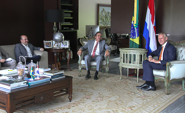 prefeito, governador e embaixador da Holanda