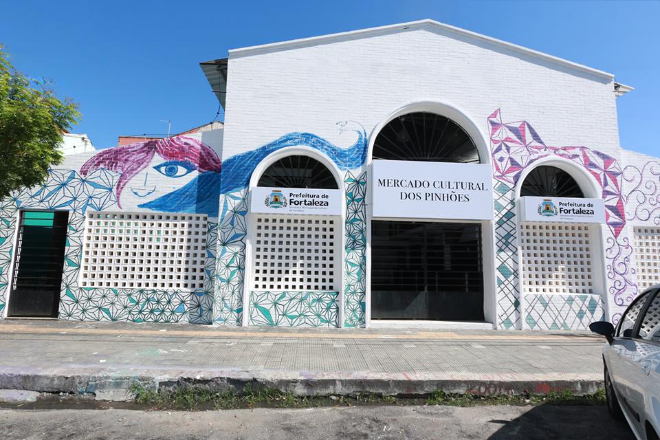 Fachada do Mercado Cultural dos Pinhões