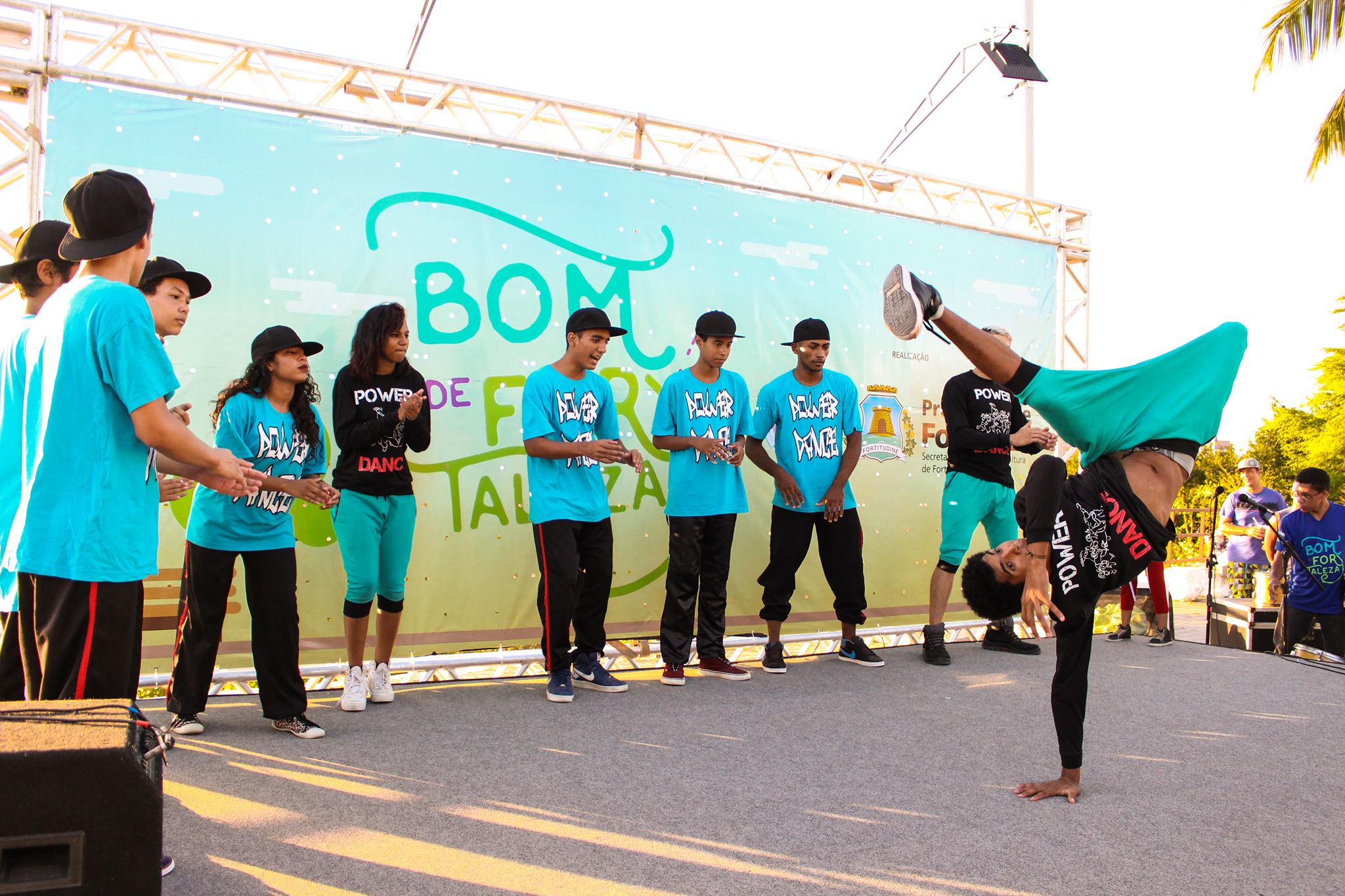 Grupo de hip hop no projeto Bom de Fortaleza