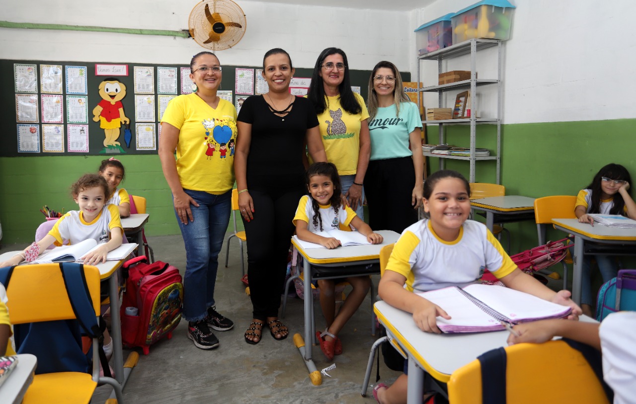 Imagem de alunos em sala de aula