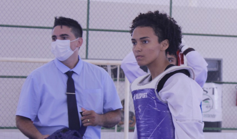 Imagem com atleta Rede Cuca de Taekwondo