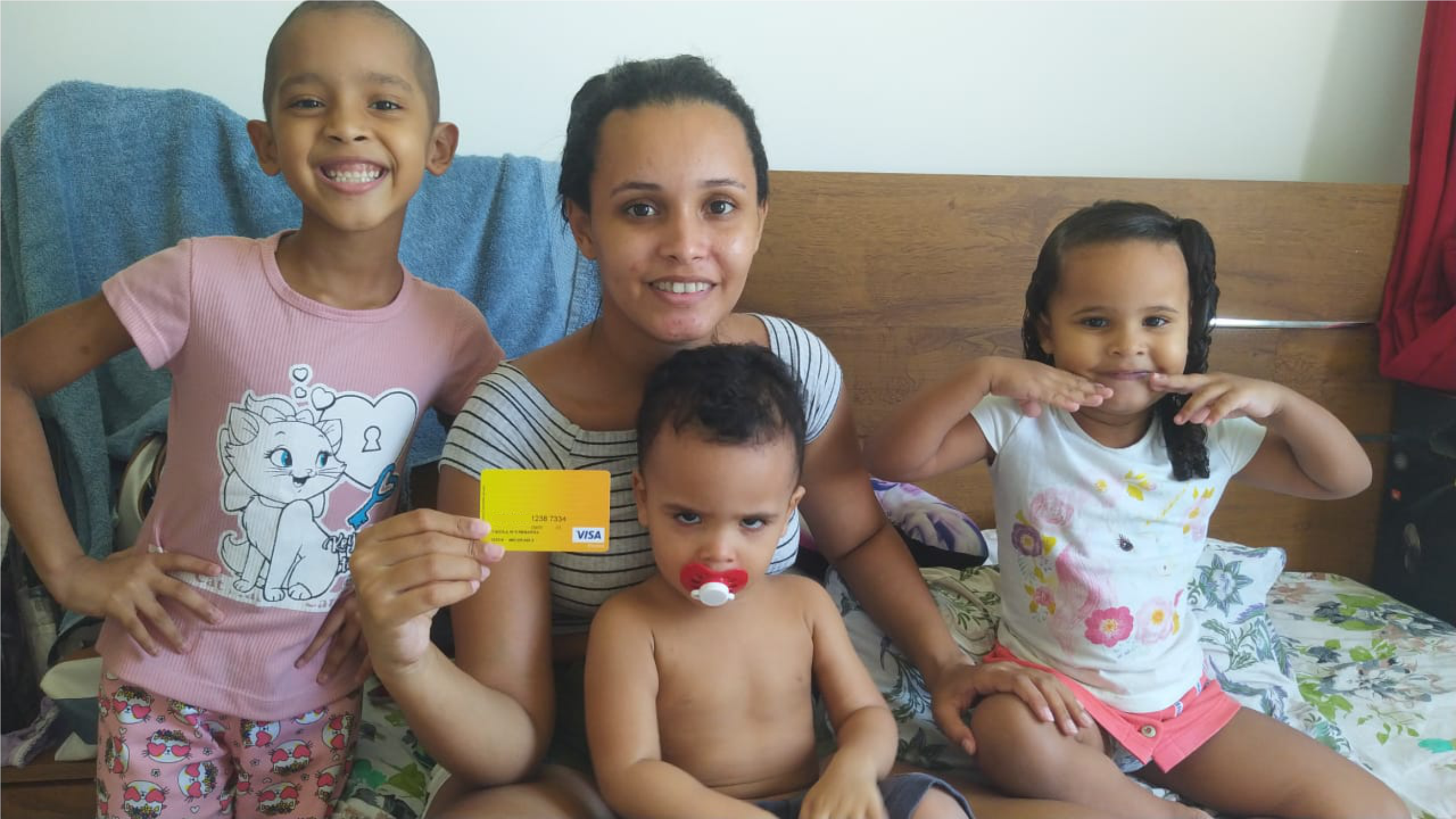 Tágila Miranda mora sozinha com os três filhos