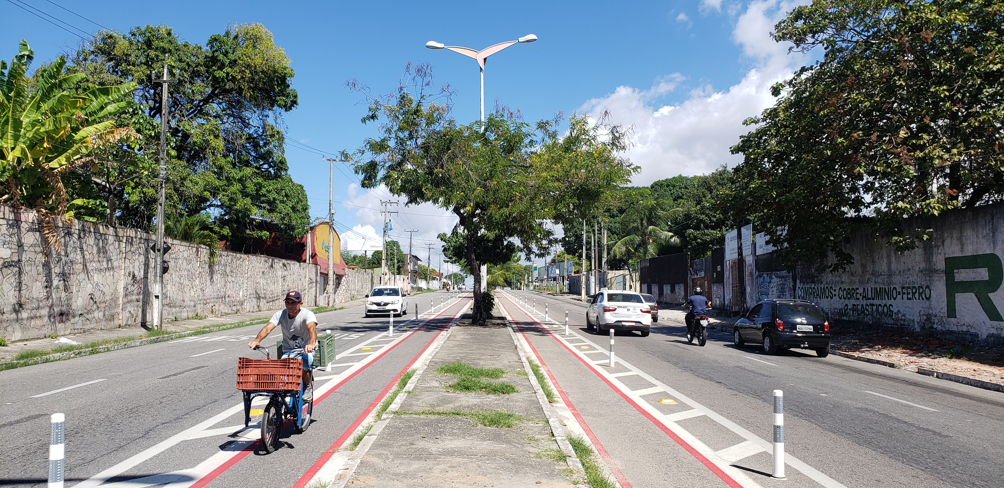 Nova ciclofaixa da Avenida Coronel Carvalho