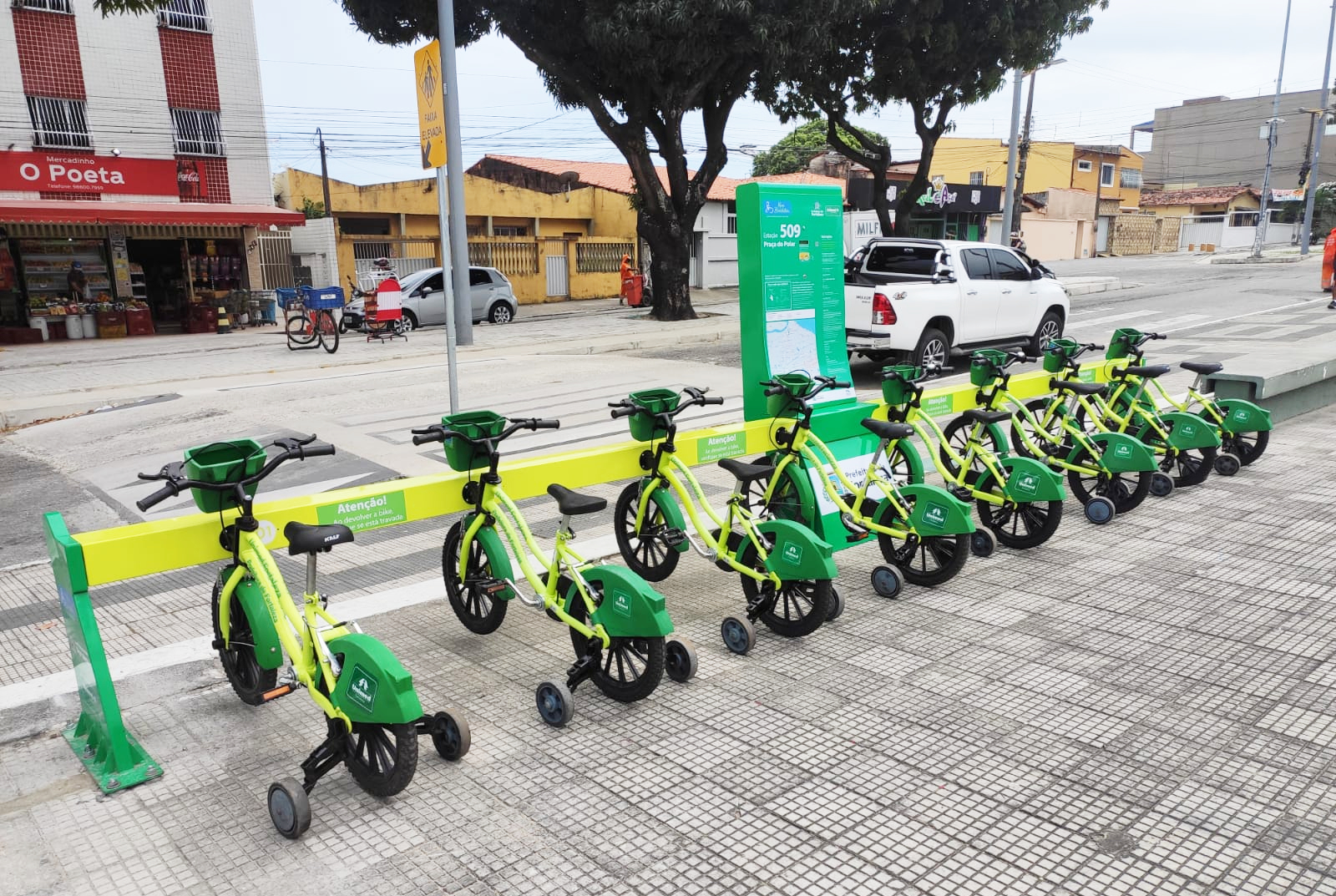 Nova estação do Mini Bicicletar na Praça do Polar, bairro Vila Velha (Regional I)