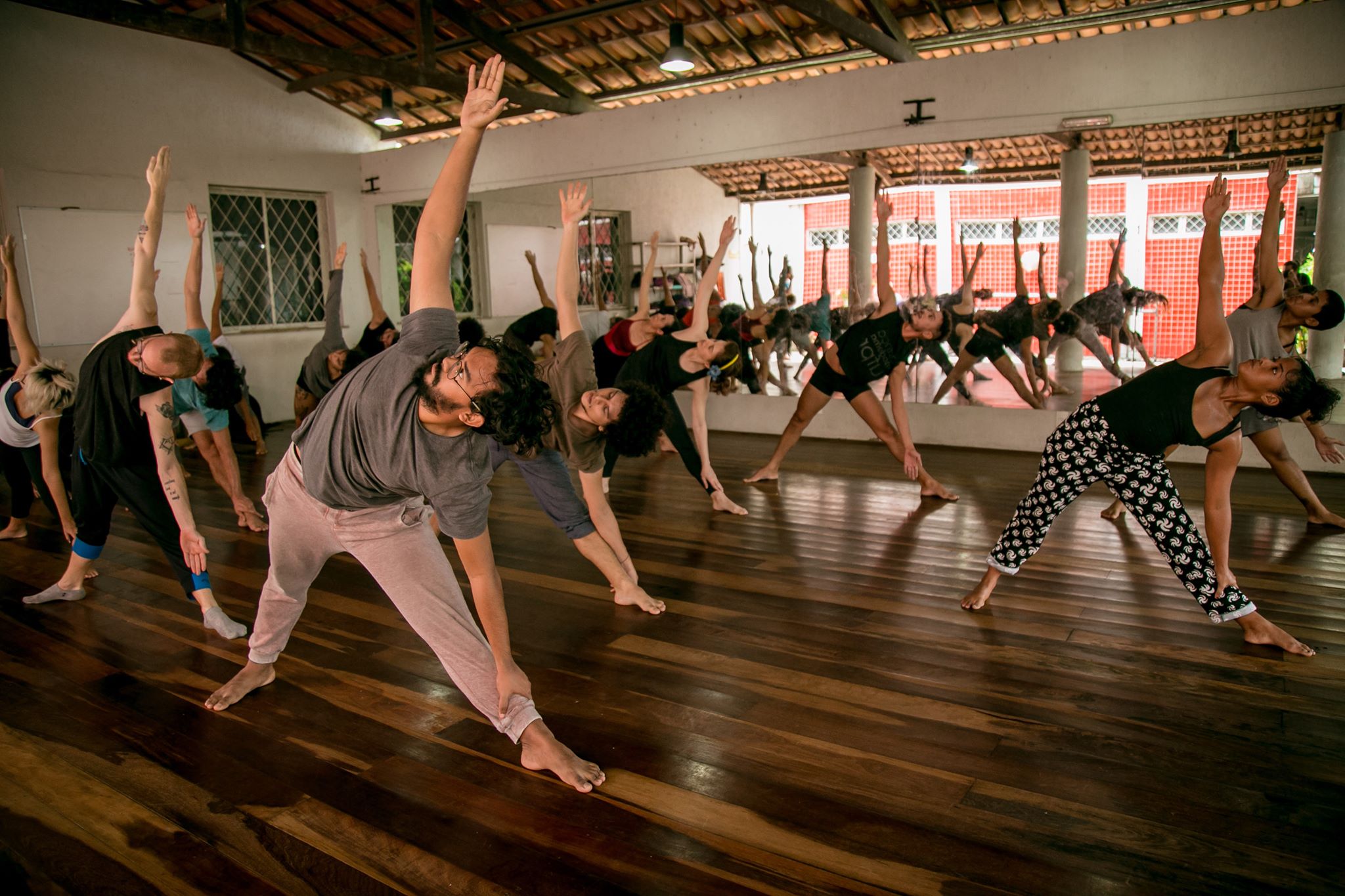 coreografia com alunas da Escola Pública de Dança da Vila das Artes