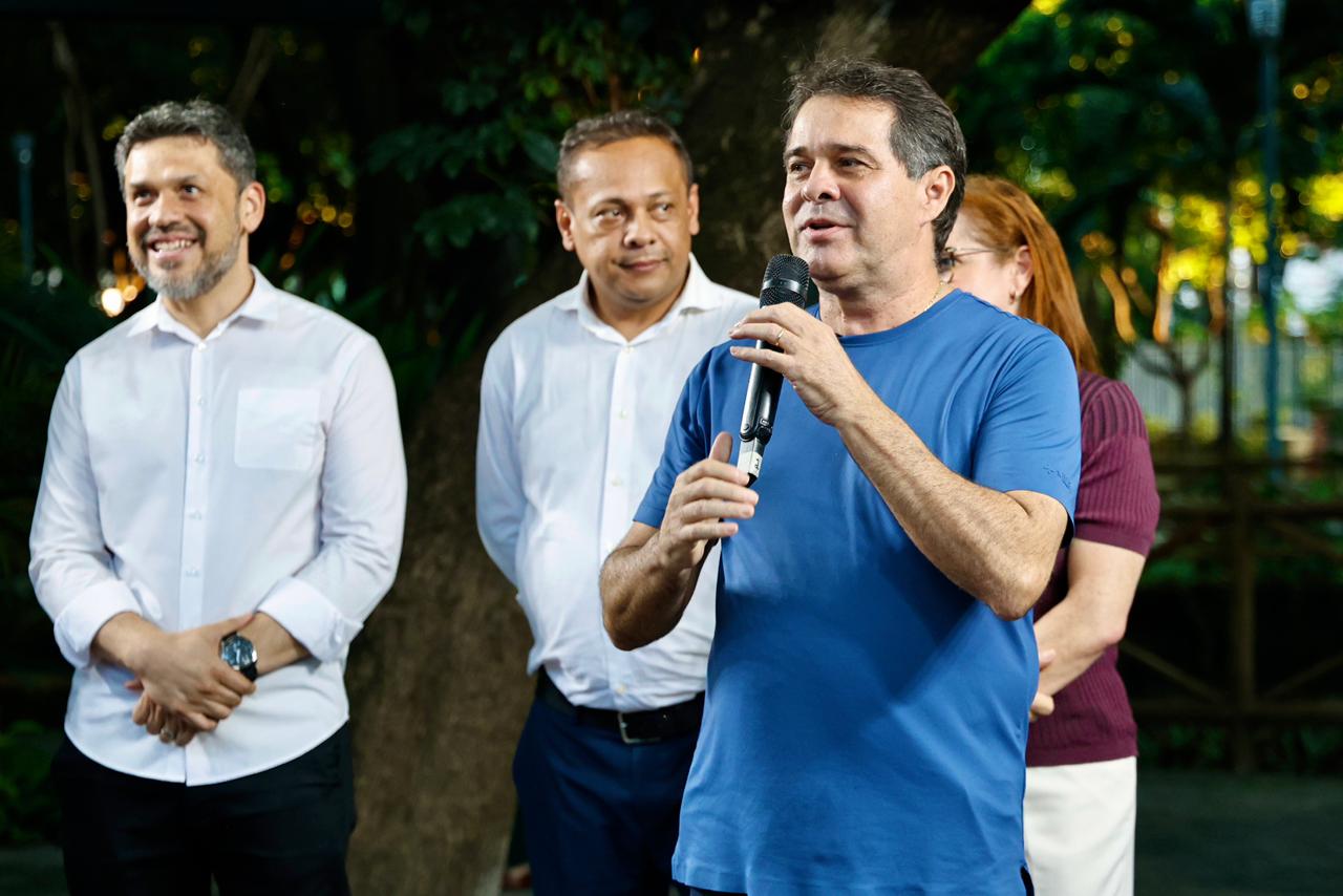 O prefeito Evandro Leitão discursa durante o evento