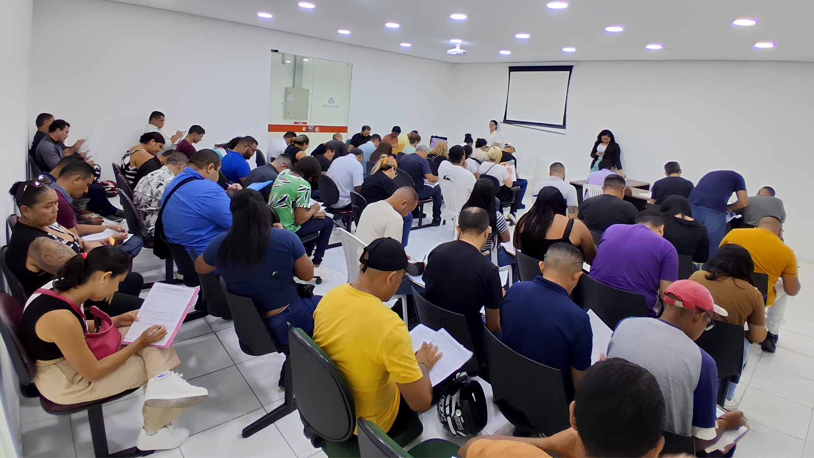Processo seletivo realizado no Sine Municipal Messejana. Na semana de 25 a 29 de maio, o Sine Municipal de Fortaleza promove 10 seleções presenciais, reunindo 965 vagas de emprego em diferentes áreas