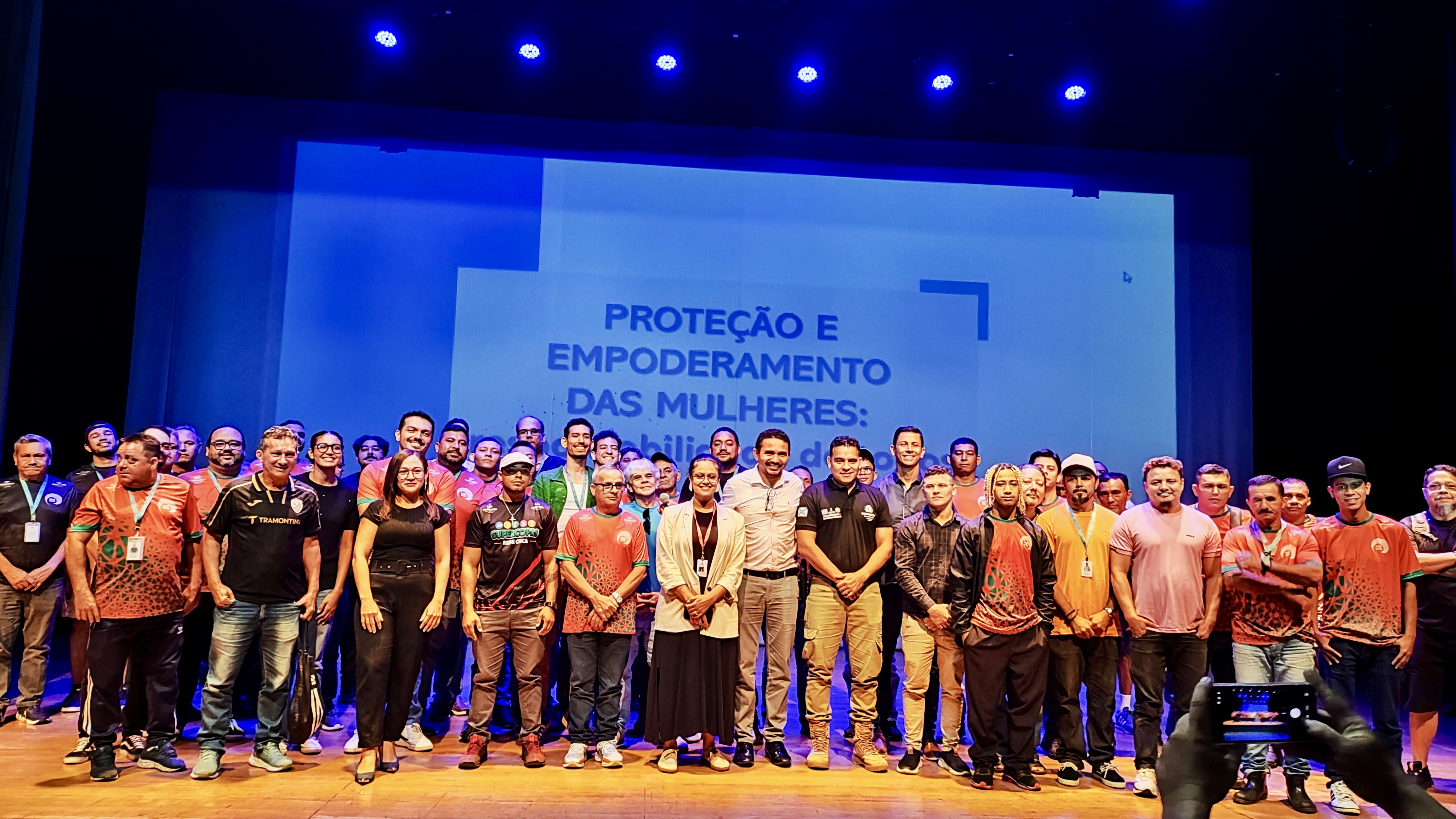 Projeto “Cá entre Nós” reúne profissionais da Rede Cuca em roda de conversa sobre prevenção à violên