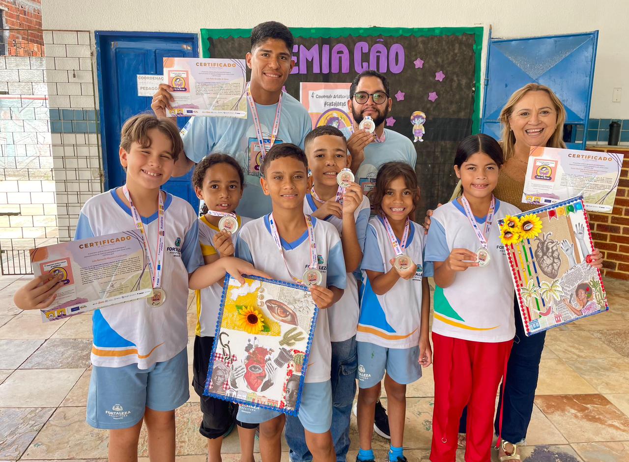 Alunos da ETI Bilíngue