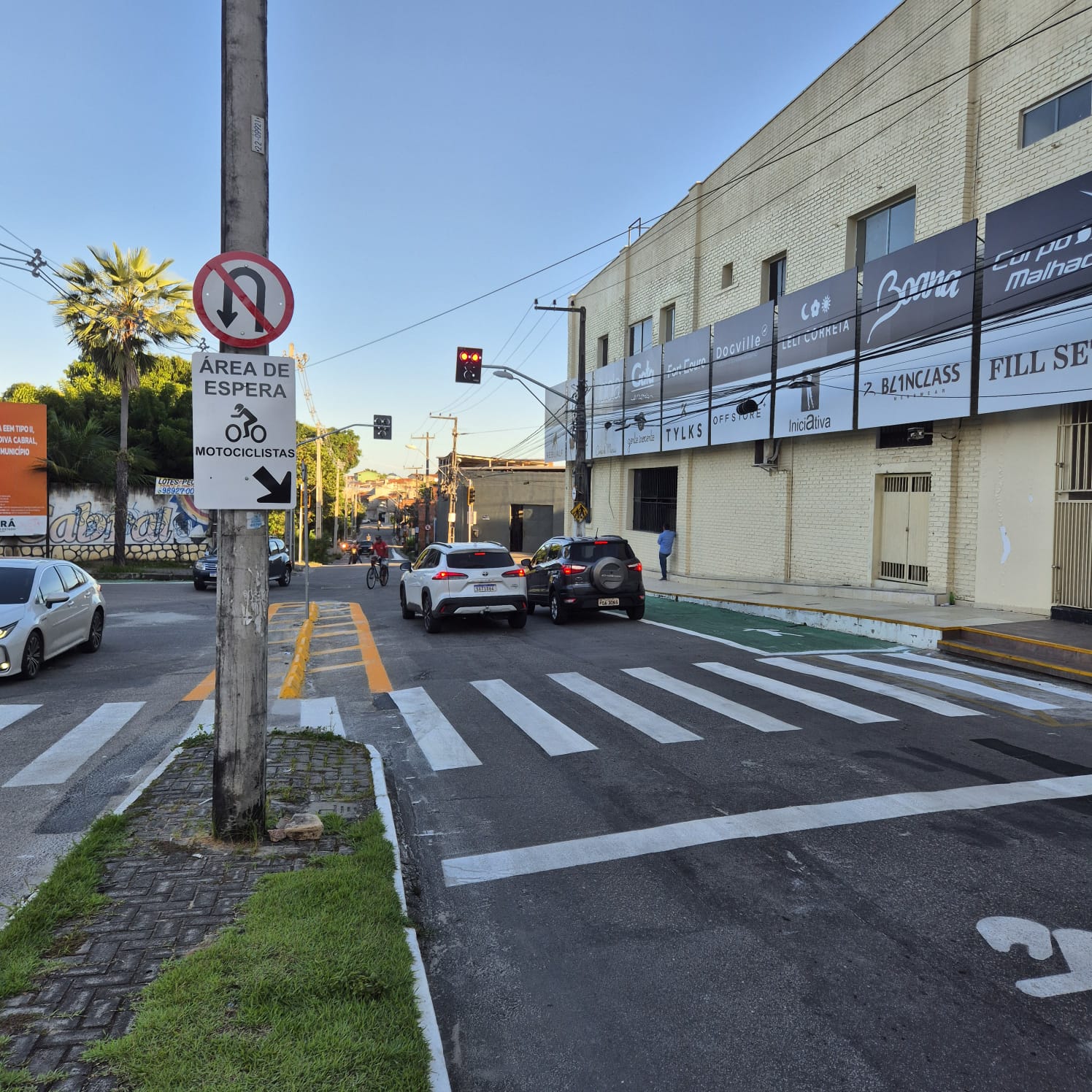 Novo semáforo disciplina a circulação no bairro Maraponga