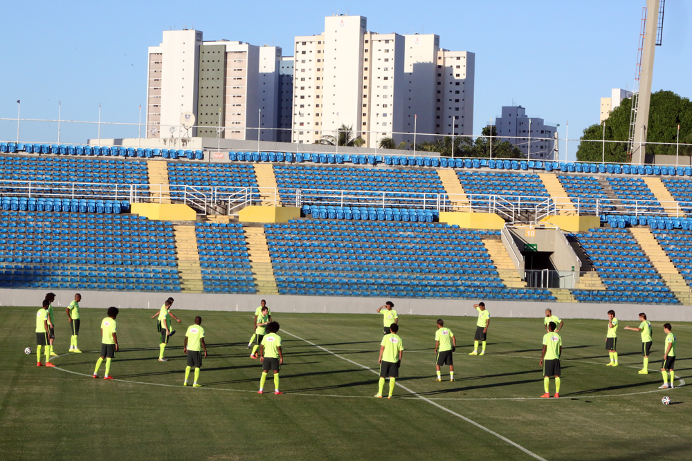 O último treino da equipe brasileira antes do duelo contra a Colômbia teve início às 16h40 e durou cerca de uma hora (Foto: Marcos Moura)