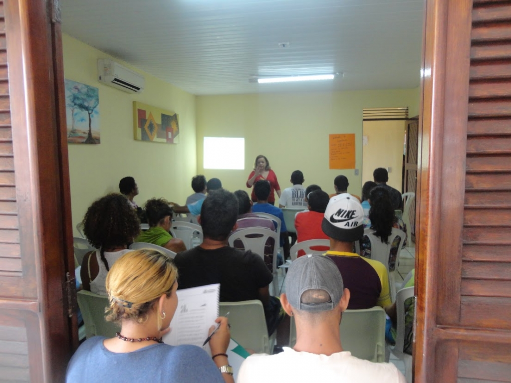 Os participantes aprenderam sobre noções básicas de educação ambiental, plantas, equipamentos e insumos da jardinagem