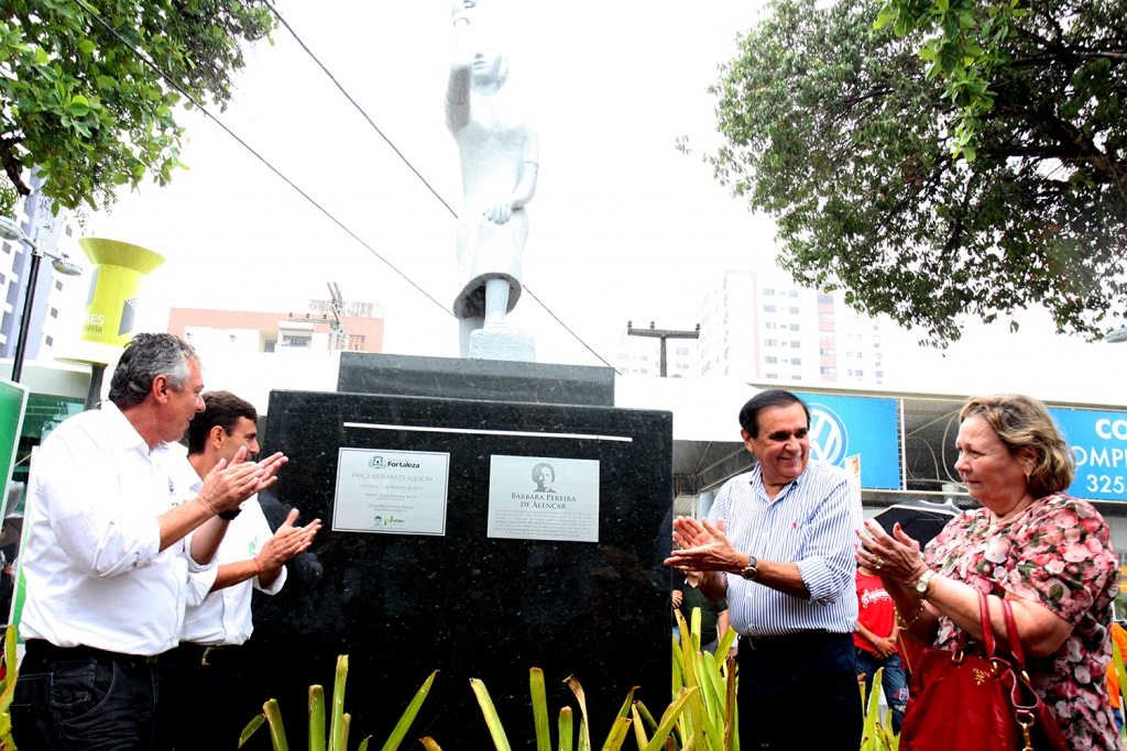 A meta da Regional II, até o final de 2014, é que 100 das 136 praças existentes na sua área sejam adotadas (Foto: Marcos Moura)