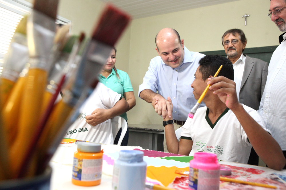 O equipamento é inédito na cidade e prestará assistência multidisciplinar dez horas por dia (Foto: Marcos Moura)
