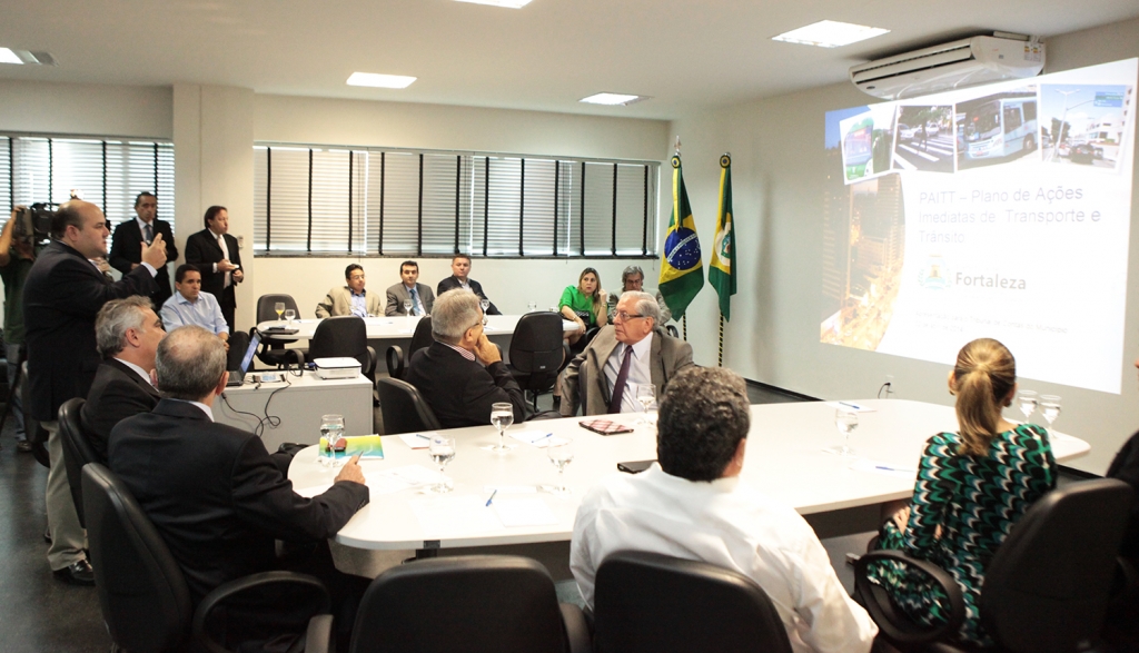 O plano visa melhorar o trânsito e o transporte público, sem obras e utilizando inteligência, tecnologia e conhecimento (Foto: Marcos Moura)