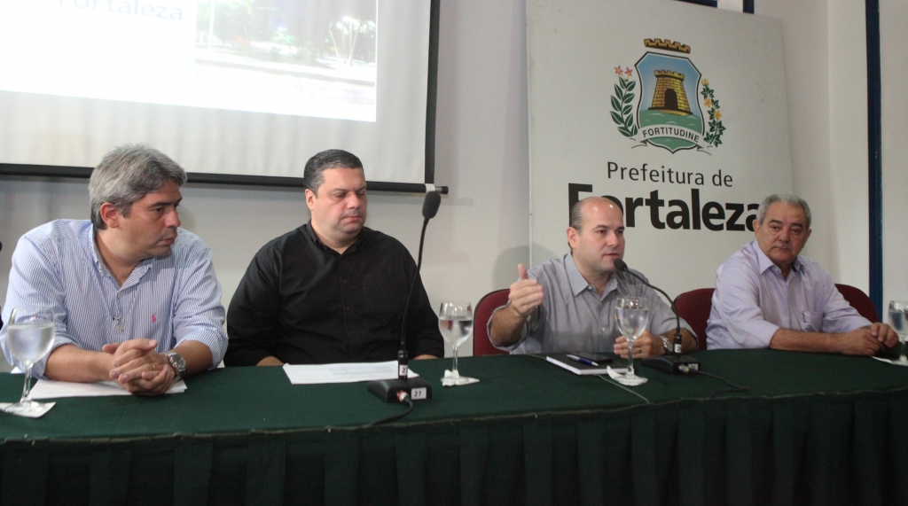 O Prefeito apresentou o projeto Ilumina Fortaleza na manhã desta quarta-feira, dia 1º (Foto: Queiroz Neto)