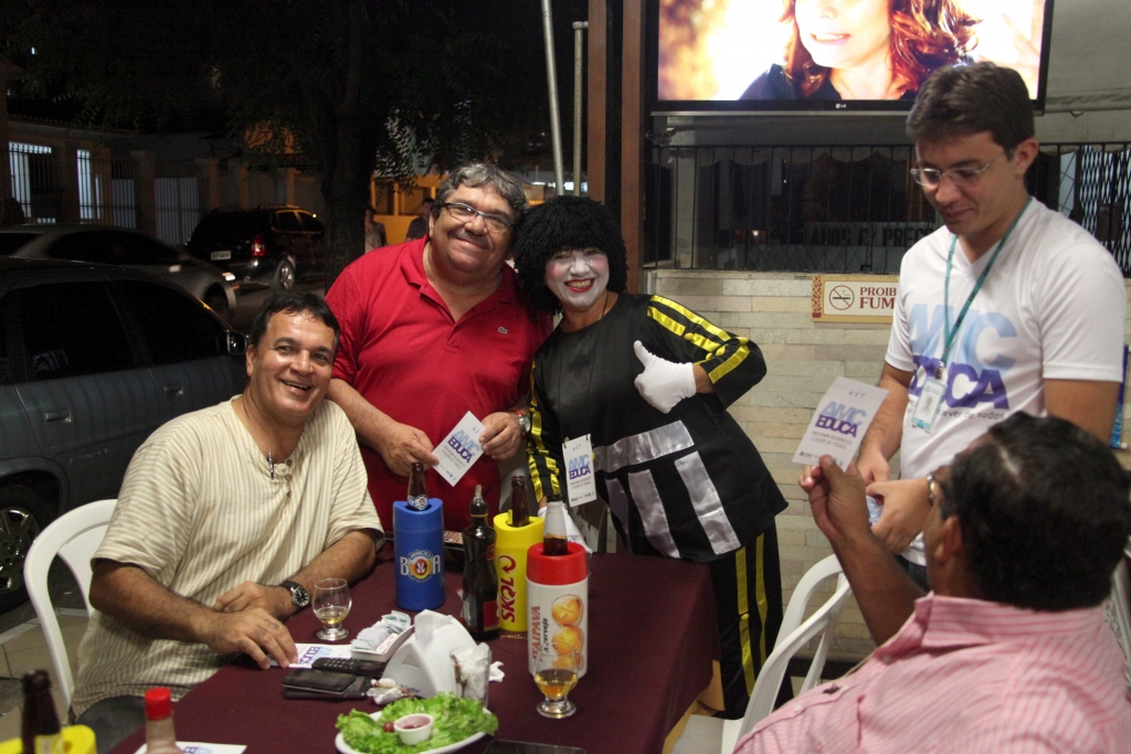 Nos últimos três meses, mais de 600 motoristas já foram abordados pelos educadores da AMC nos Bares (Foto: Thiago Gaspar)