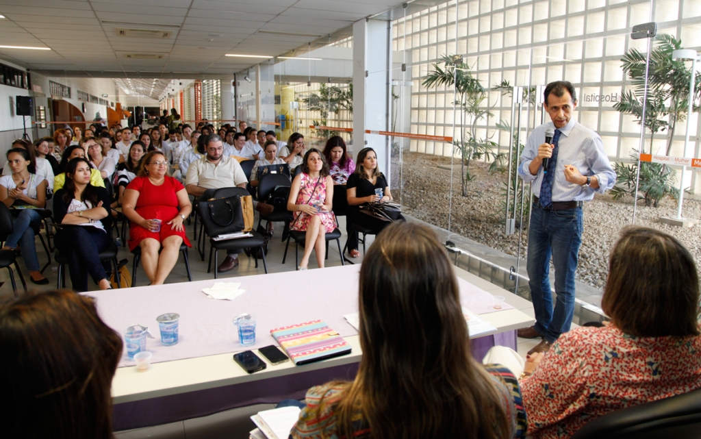 O evento abordou os benefícios do parto humanizado e os cuidados perinatal e puerpério (Foto: Queiroz Neto)