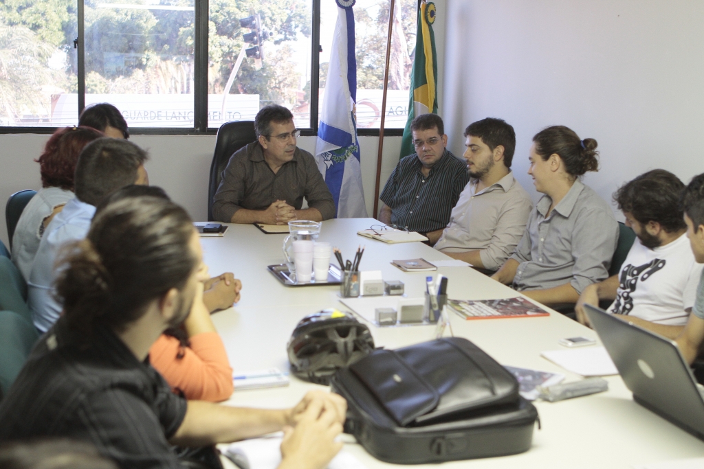 A reunião de apresentação do projeto aconteceu nesta sexta-feira, na Secretaria Municipal de Conservação e Serviços Públicos (Foto: Kaio Machado)