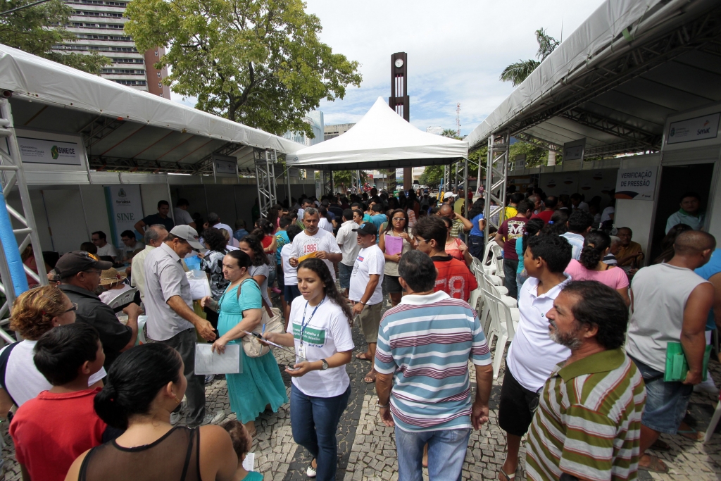Os trabalhadores e seus familiares contarão com uma série de serviços na Praça do Ferreira