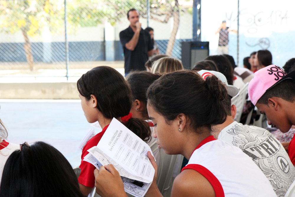 O objetivo é levar conhecimentos básicos sobre Direitos do Consumidor, por meio de palestras e ações educativas (Foto: Marcos Moura)