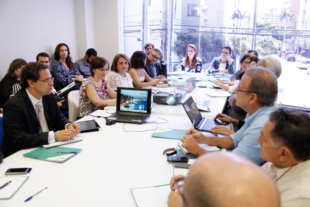 Reunião de avaliação dos dados coletados por técnicos da Prefeitura ocorreu nesta quinta-feira (12/03) (Foto: Queiroz Netto)