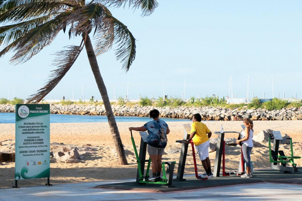 A instalação da academia faz parte do Projeto de Requalificação da Praia de Iracema (Foto: Kaio Machado)