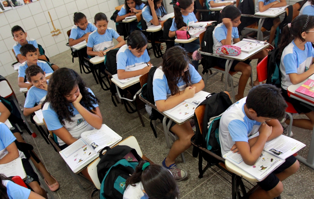 Professores serão lotados nas escolas municipais localizadas nos seis distritos de educação de acordo com a ordem de classificação