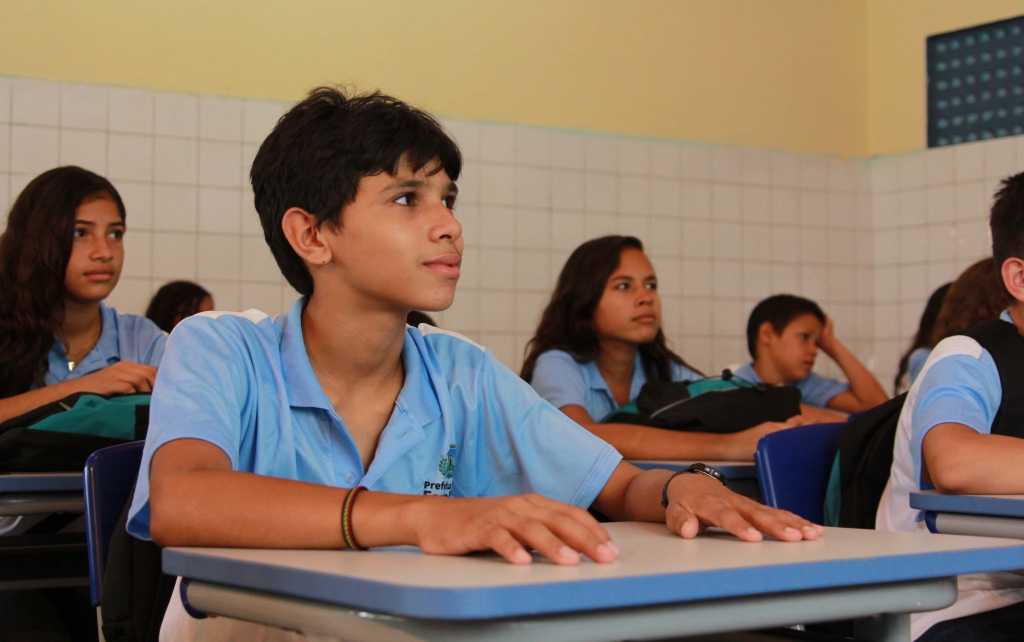 Os jovens serão qualificados e irão trabalhar como aprendizes nas empresas parceiras do Projeto