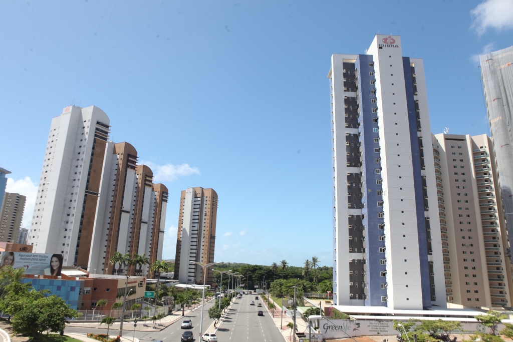 Obra dos viadutos nas avenidas Eng. Santana Jr. e Antônio Sales completou dois meses em dezembro