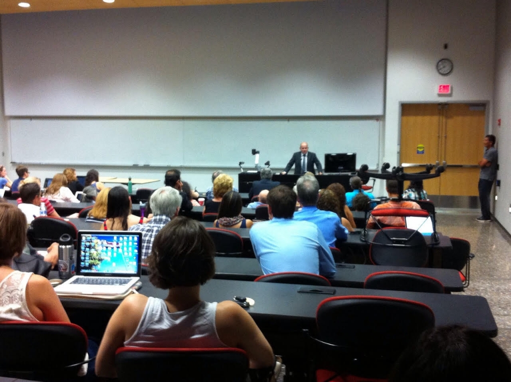 O prefeito listou os investimentos em infraestrutura e em educação como políticas que atuam de forma transversal no setor de saúde