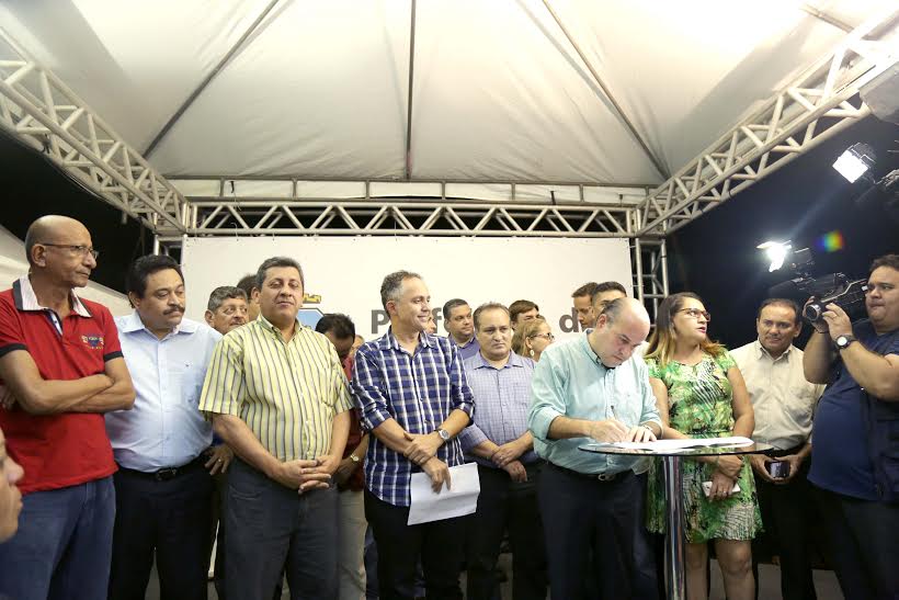 O Prefeito também informou que será implantado um binário, ligando a Perimetral à Curva da Viúva (Foto: Thiago Gaspar)