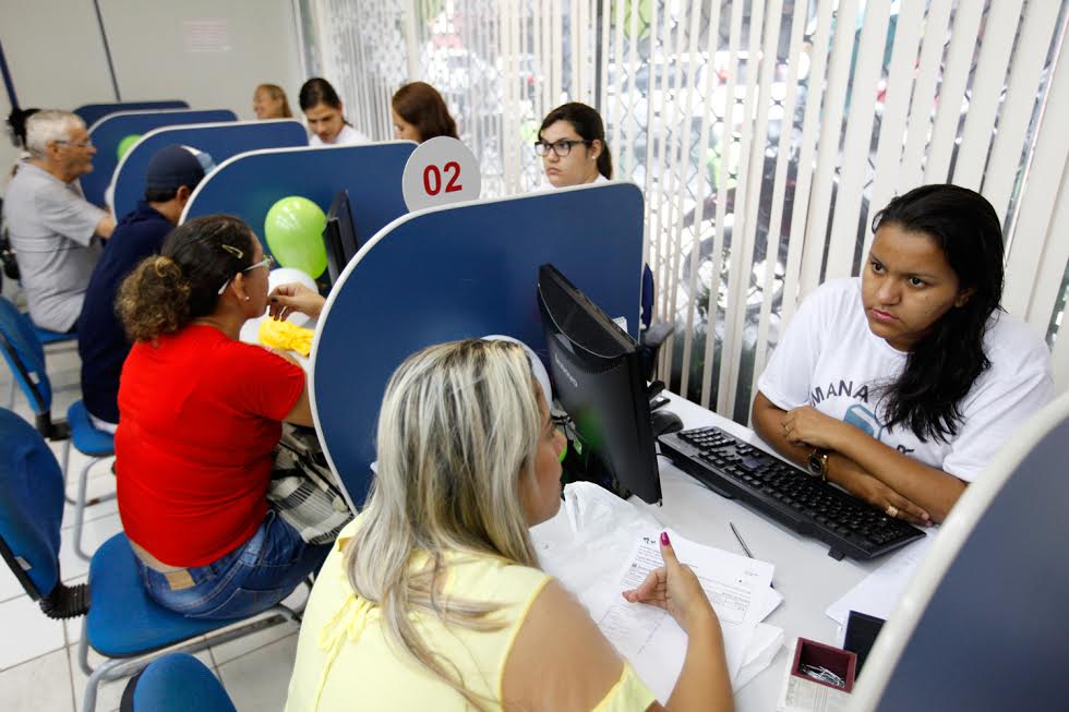 Pais, alunos e responsáveis podem fazer denúncias ao Procon