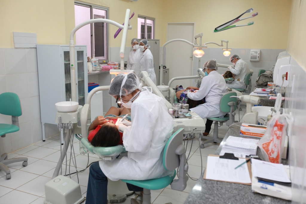 No total, estão sendo ofertadas 686 vagas, sendo 547 para a Secretaria Municipal de Saúde e 139 para o IJF