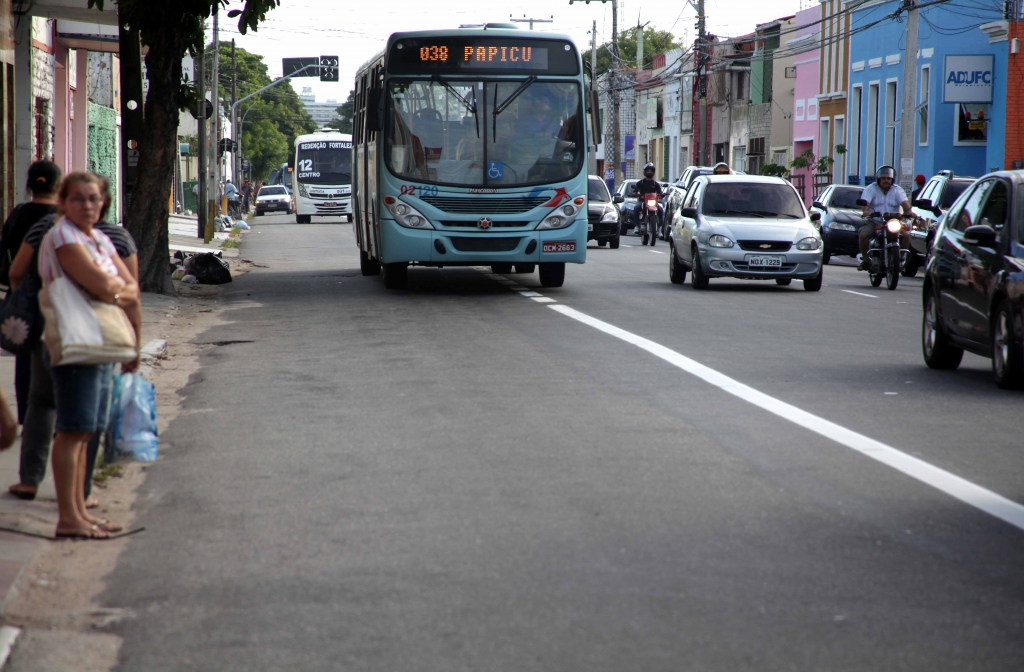 A faixa exclusiva foi implantada na Av. da Universidade no final de agosto como alternativa para melhorar o fluxo de 42 linhas de ônibus