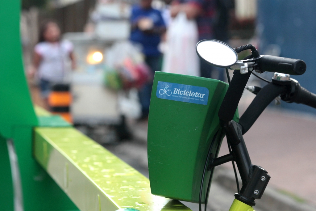 Fortaleza passa a ter 30 estações de bicicletas compartilhadas com 300 equipamentos (Foto: Kaio Machado)