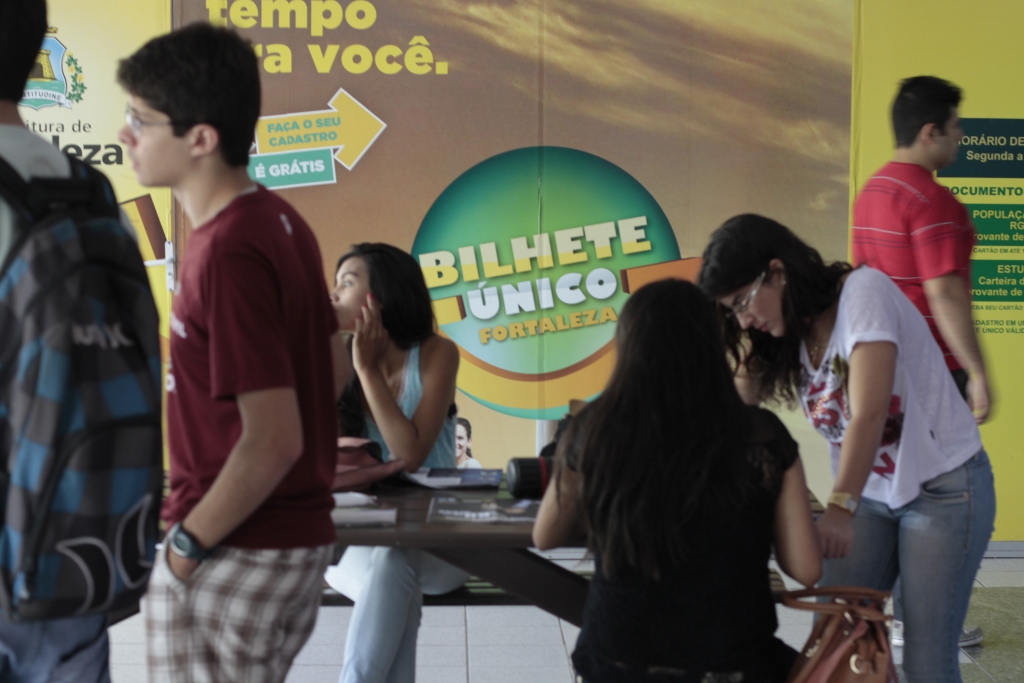 A decisão foi anunciada em coletiva de imprensa sobre as carteiras de estudante de 2014