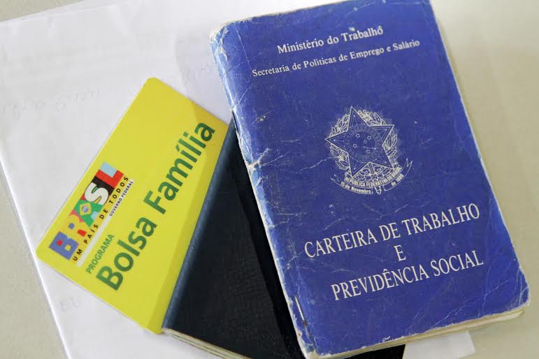 Os beneficiários que não revisam seu cadastro há mais de dois anos devem procurar uma unidade do Cadastro Único