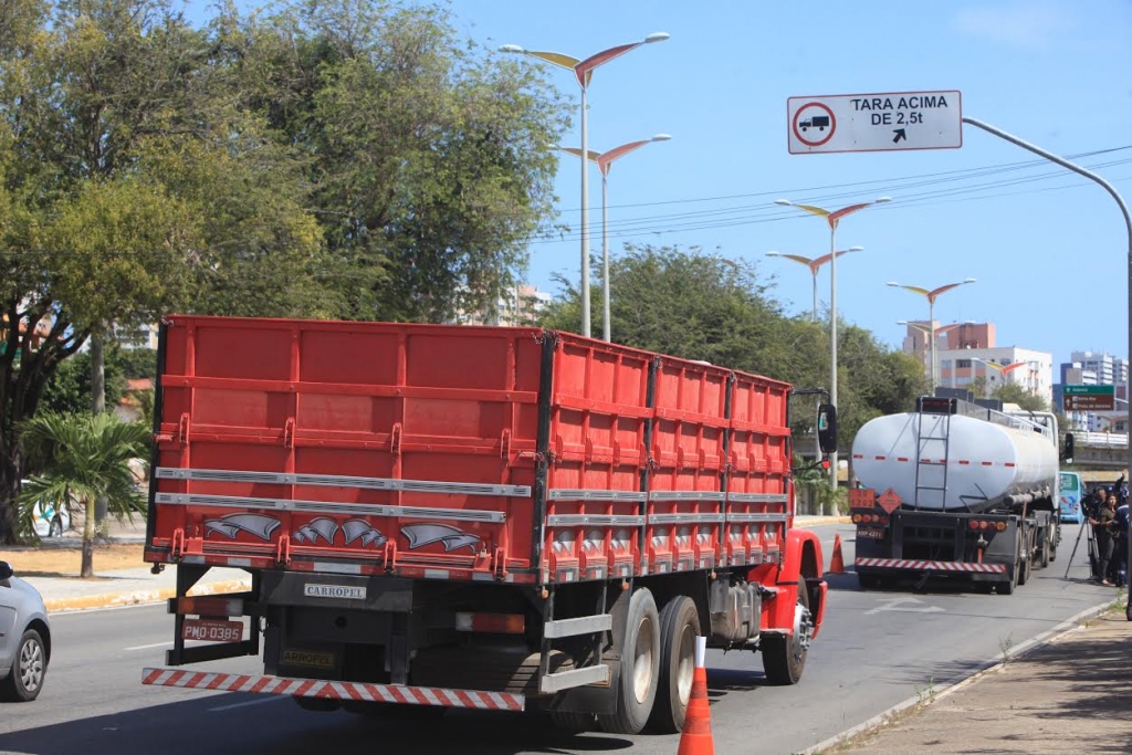O objetivo é diminuir as infrações e liberar as vias para absorver o volume de veículos (Foto: Marcos Moura)