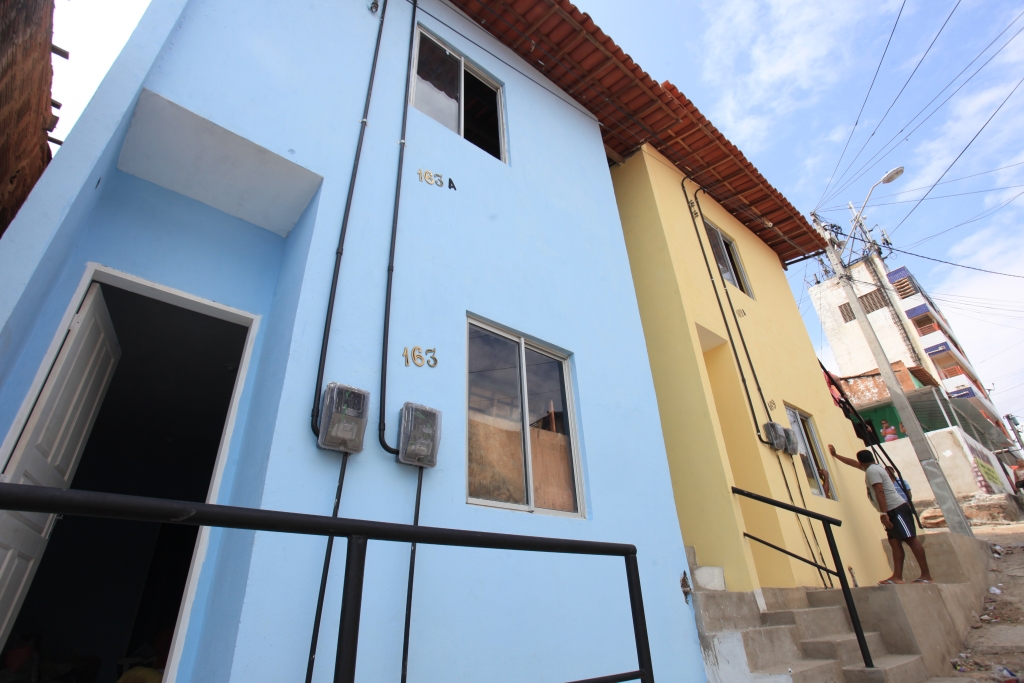 No Papel da Casa, a regularização dos imóveis ocorre com a isenção do IPTU, ITBI e taxa da Cohab, além da redução de 70% das custas de cartórios