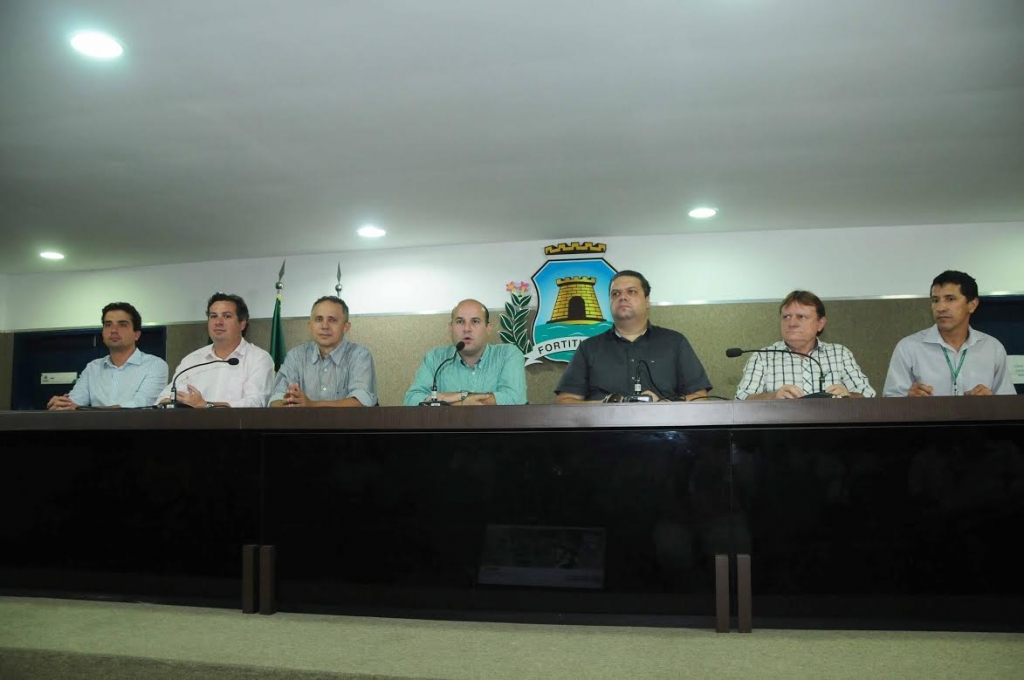 O prefeito Roberto Cláudio apresentou detalhes do projeto nesta quinta-feira (14/01) (Foto: Nely Rosa)