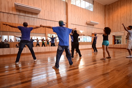 Atividades contemplam cursos de formação intensivos/extensivos e práticas esportivas