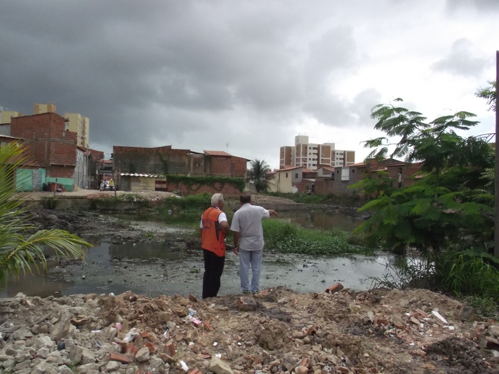 A limpeza de canais, lagoas, riachos e demais recursos hídricos da Cidade vem sendo realizada desde o início do ano