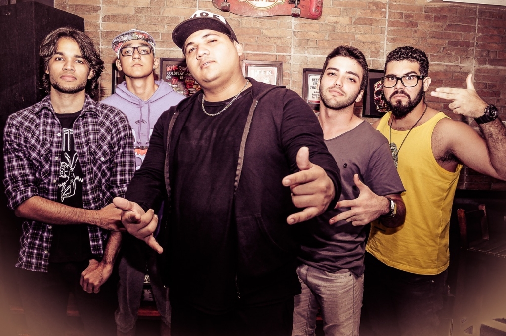 A Banda Sk85 (foto) é uma das atrações.