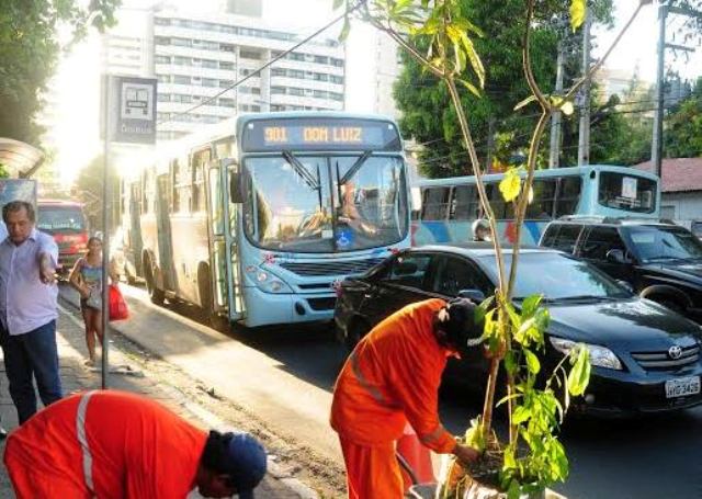 A Av. Dom Luís ficará bloqueada entre a Av. Desembargador Moreira e R. Cel. Jucá, exceto nos horários de pico (Foto: Gustavo Pellizzon/ arquivo)