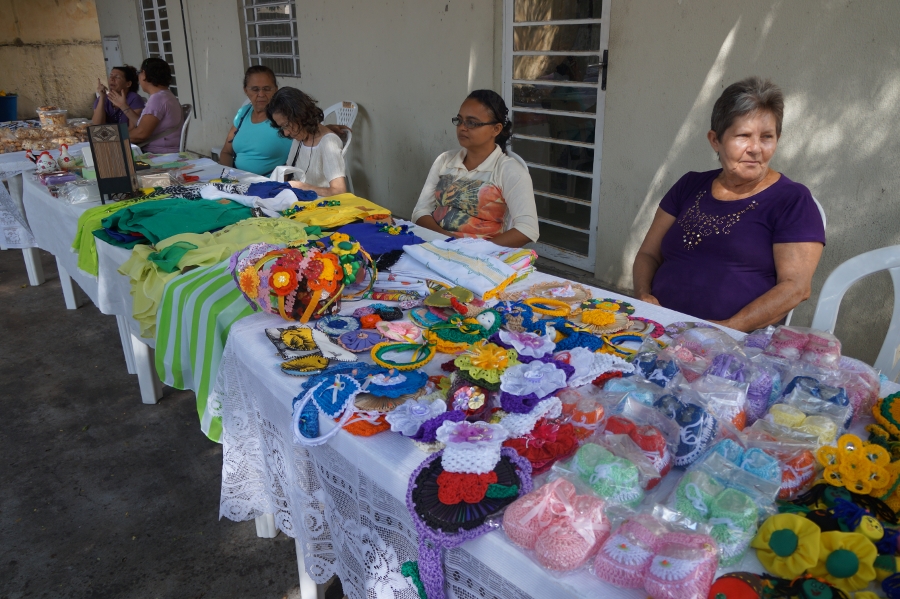 Os grupos cadastrados na SDE comercializam artefatos em couro, bordado, biscuit, fuxico, crochê, dentre outros produtos