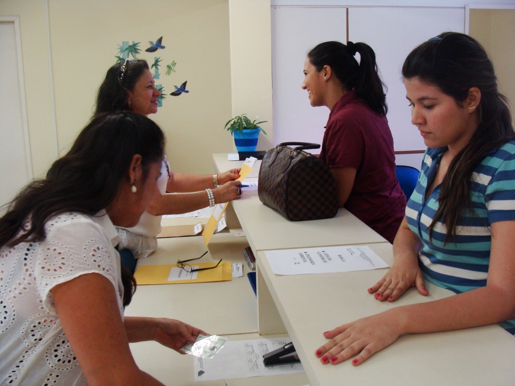 Os estudantes universitários passaram por entrevista na última etapa da seleção