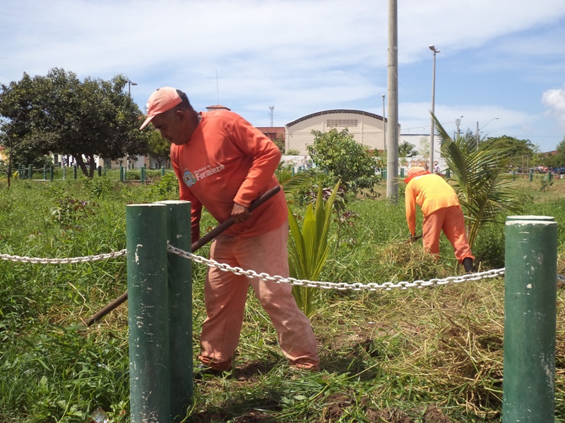 O objetivo da ação é promover aos frequentadores um espaço limpo para melhor convivência e lazer
